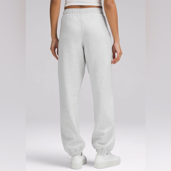 LULULEMON SCUBA MID RISE JOGGERS *REGULAR (HEATHERED CORE/ULTRA LIGHT GREY) - Picture 2 of 6